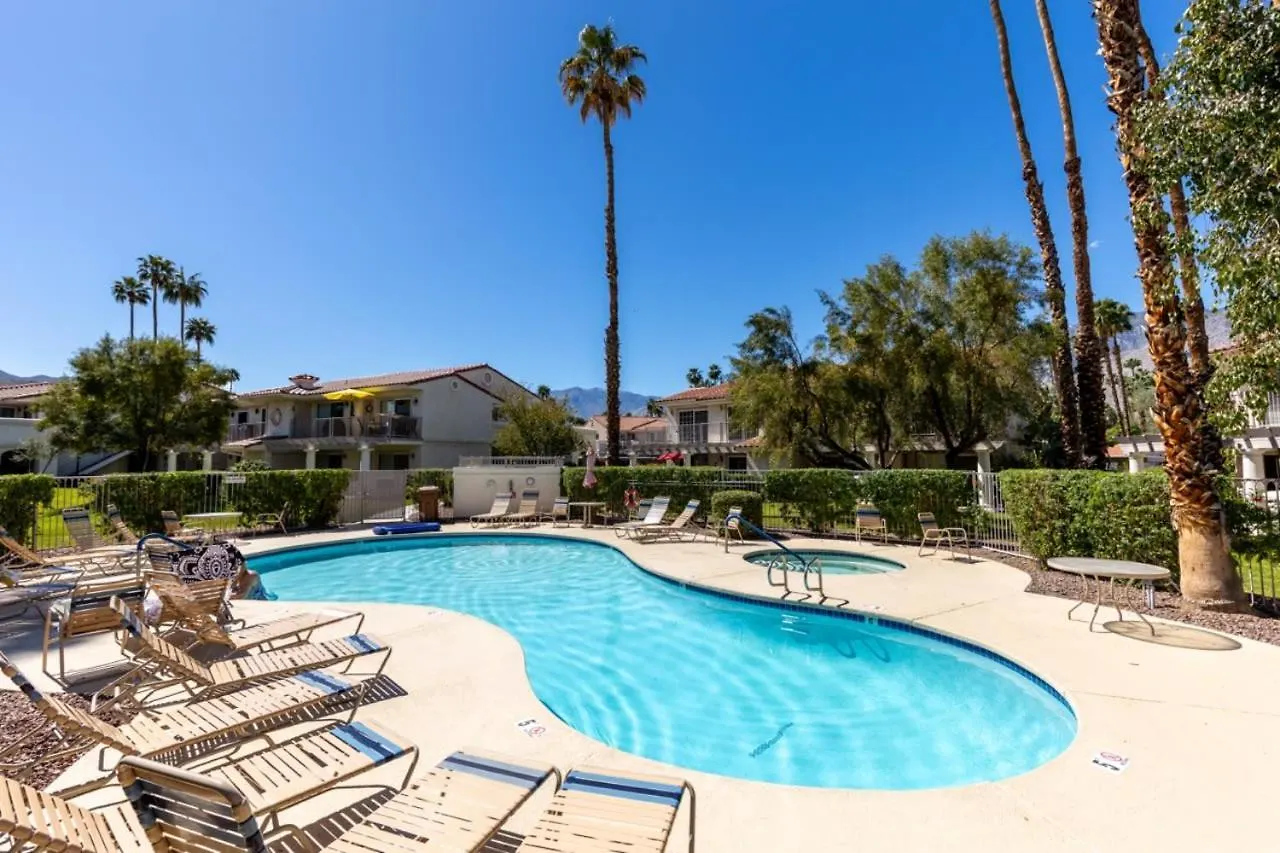 Semesterbostad Desert Rose- Condo With Pool And Tennis Courts Palm Springs